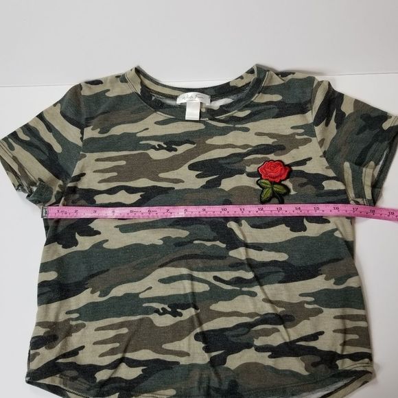 WHITE FAWN Camo Tee Shirt Embroidered Rose - Picture 4 of 4